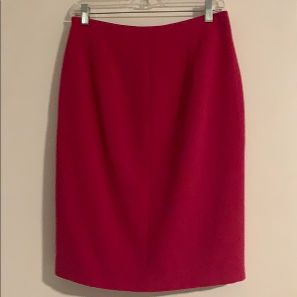 Banana Republic Beautiful Bright Pink Pencil Skirt with Front Pockets - Picture 2 of 5